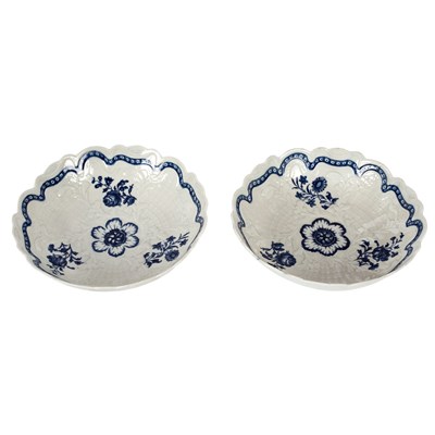 Lot 422 - An unusual pair of Worcester blue and white...