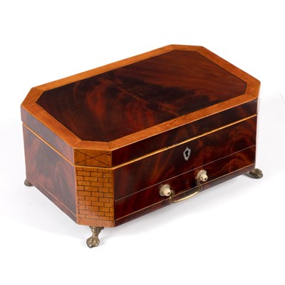 Lot 655 - A Regency mahogany and satinwood crossbanded...