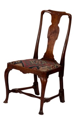 Lot 775 - A George I walnut single chair with splat back,...