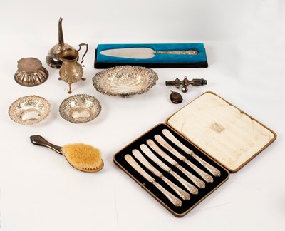 Lot 37 - Sundry silver items, to include bonbon dishes,...