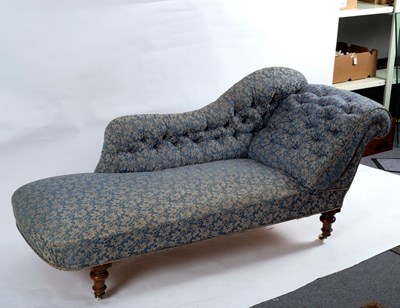 Lot 309 - A Victorian upholstered daybed with deep...