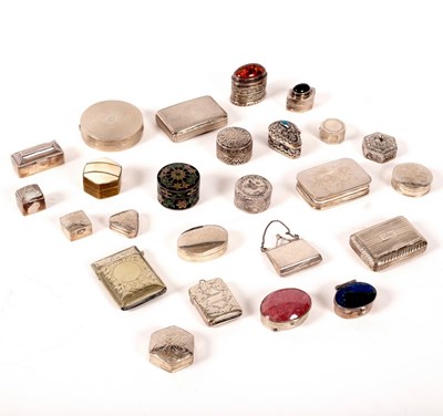 Lot 16 - A collection of pill boxes and vesta cases, in...