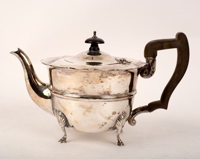Lot 84 - A silver teapot, HW, Sheffield circa 1900,...