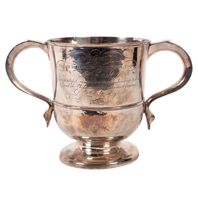 Lot 89 - A George I silver loving cup, Hugh Arnett &...