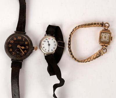 Lot 247 - An early 20th Century gentlemen's wristwatch,...