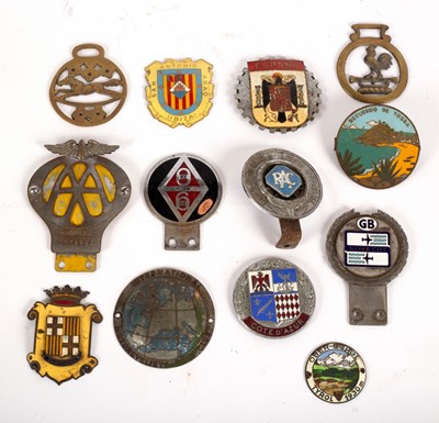 Lot 346 - A small quantity of car badges including AA,...