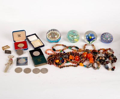 Lot 348 - A quantity of costume jewellery, sundry...