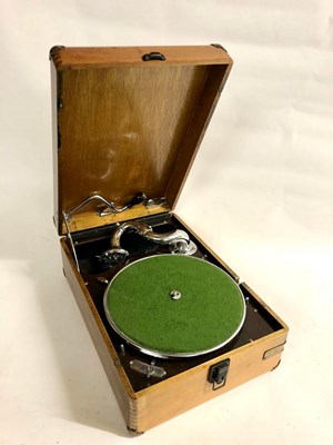 Lot 584 - A HMV gramophone no. 102 with no. 58 pickup...