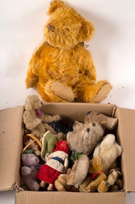 Lot 607 - Two boxes of dolls, teddy bears etc.