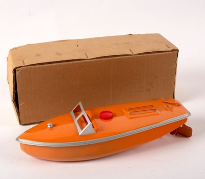 Lot 626 - A Sutcliffe orange painted Comet speed boat,...