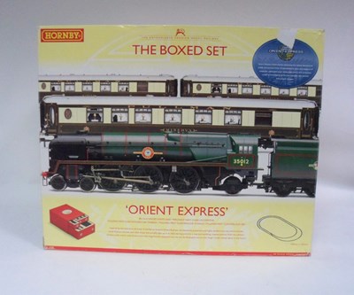 Lot 649 - A Hornby ''Orient Express'' Boxed Set, R1038...