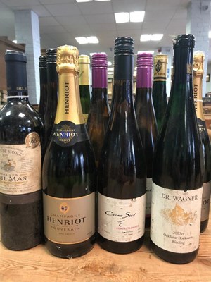 Lot 665 - Mixed Lot: Champagne Henriout Souverain (2...