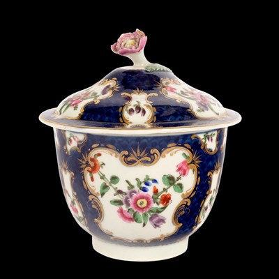 Lot 884 - A Worcester blue scale ground sugar bowl and...