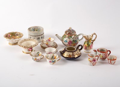 Lot 939 - A quantity of miniature decorative china