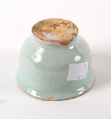Lot 957 - An English Delft ointment pot, 7.5cm diameter
