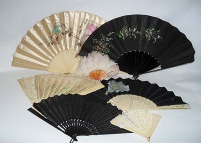 Lot 1030 - A small group of various fans, including ivory