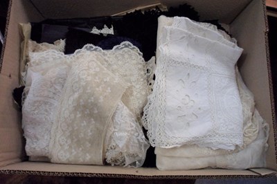 Lot 1035 - Sundry lace