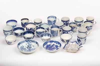 Lot 111 - A group of English blue and white pearlware...