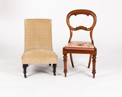 Lot 305 - A Victorian nursing chair on turned and...