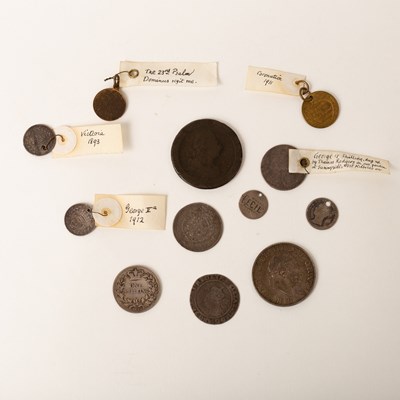 Lot 614 - Sundry coins and tokens to include a George...