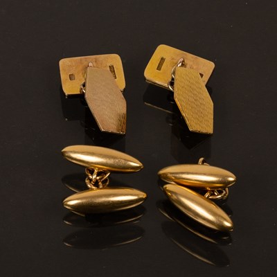 Lot 623 - A pair of 9ct yellow gold cufflinks, the...