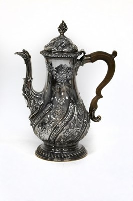 Lot 16 - A George III silver coffee pot, Thomas Whipham...