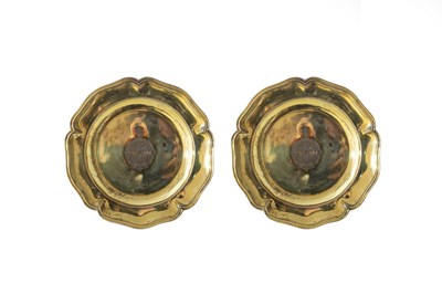 Lot 22 - A pair of Victorian silver gilt plates, James...