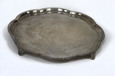 Lot 59 - An Edwardian silver salver, Elkington & Co.,...