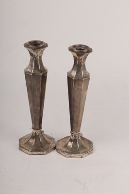 Lot 72 - A pair of silver candlesticks, Birmingham 1926,...