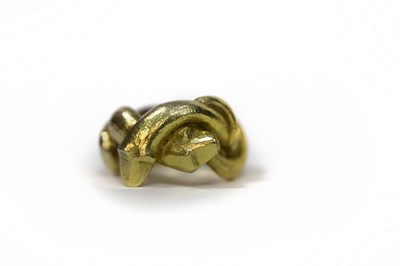 Lot 162 - An 18ct yellow gold ring by Johnny Blackwood...