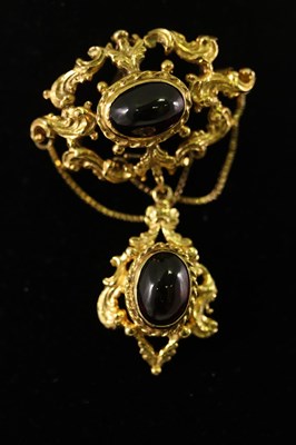 Lot 191 - A Victorian style 9ct gold and garnet...