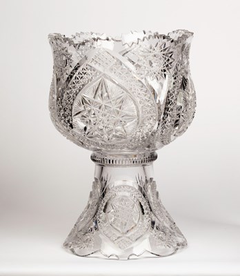 Lot 252 - A large cut glass punch bowl with serrated...