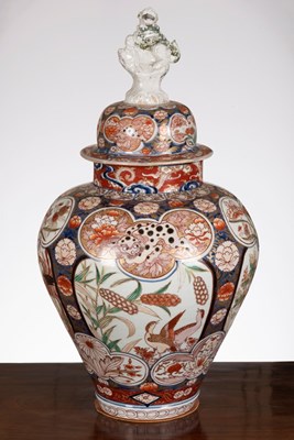 Lot 378 - A Japanese Imari jar and cover, circa 1700,...