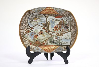 Lot 398 - A Japanese satsuma plate, Meiji period, with...