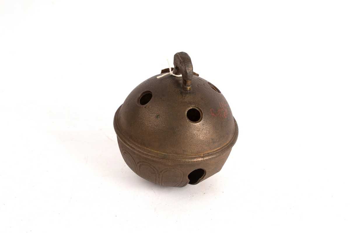 Lot 429 - An 18th Century cast bronze Crotal bell by...