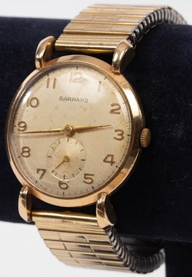 Lot 44 - A gentleman's 9ct gold cased wristwatch, the...