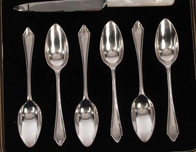 Lot 92 - A set of six silver grapefruit spoons, FC,...