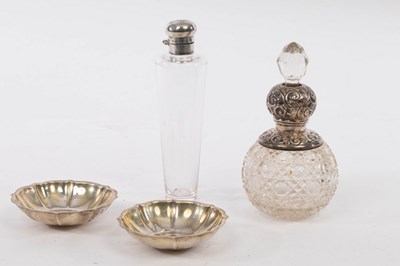 Lot 112 - A Sterling silver mounted cut glass scent...