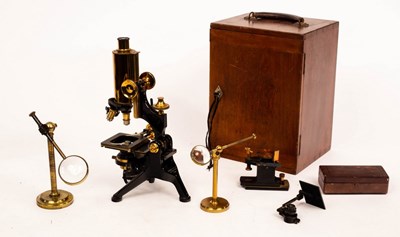 Lot 531 - A student's Edinburgh microscope by W Watson &...