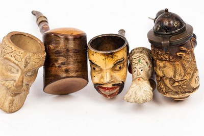 Lot 545 - A collection of meerschaum and other pipes and...