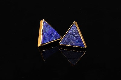 Lot 34 - A pair of lapis and 18ct yellow gold ear studs,...