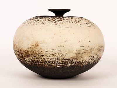 Lot 307 - Waistel Cooper (1921-2003)/A stoneware vessel...
