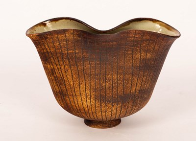 Lot 309 - Waistel Cooper (1921-2003)/A stoneware Clam...
