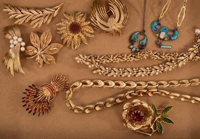 Lot 28 - A quantity of costume jewellery by Trifari,...