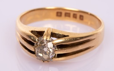 Lot 54 - A gentleman's diamond solitaire ring, the...