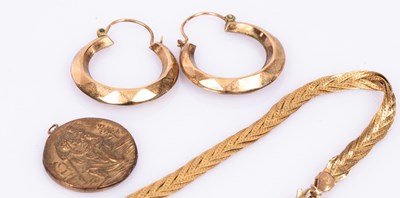 Lot 68 - A pair of 9ct yellow gold ear hoops, a 9ct...