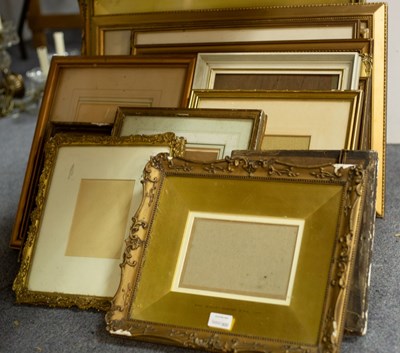 Lot 900 - A quantity of picture frames, various