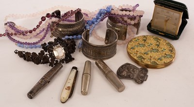 Lot 169 - A quantity of costume jewellery including...