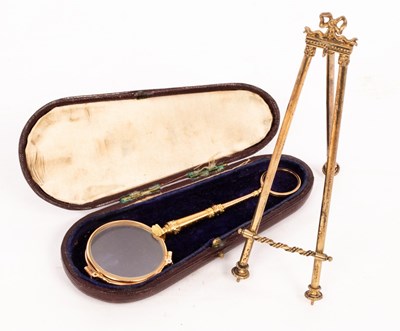 Lot 174 - A pair of gold coloured metal pince-nez with...