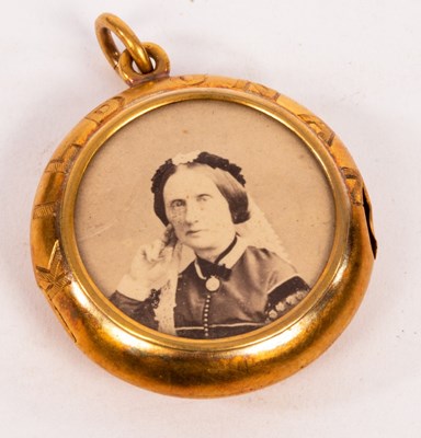 Lot 241 - A Victorian gold locket inscribed Kildonan,...